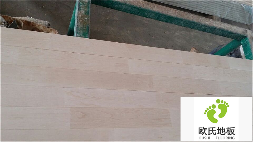 從廠家采購(gòu)籃球館實(shí)木地板的優(yōu)勢(shì) 從廠家采購(gòu)籃球館實(shí)木地板的優(yōu)勢(shì)